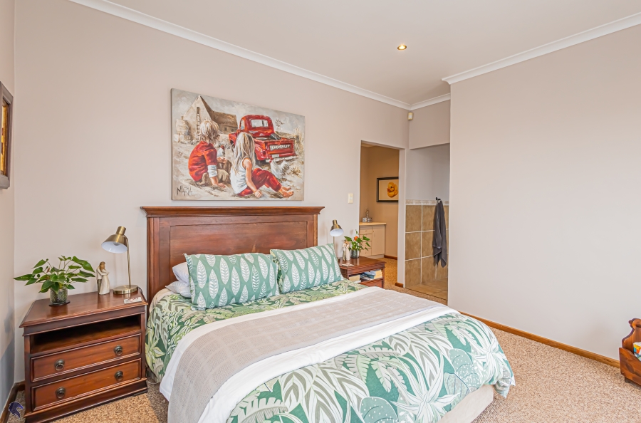 4 Bedroom Property for Sale in Myburgh Park Western Cape